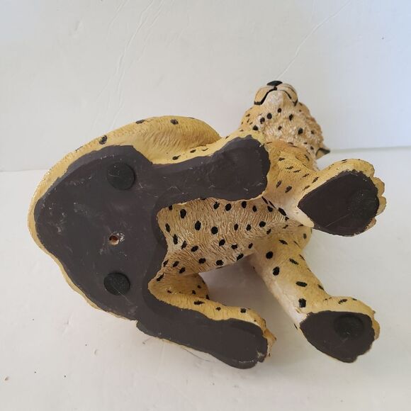 Large Cheetah Statue - Picture 7 of 9